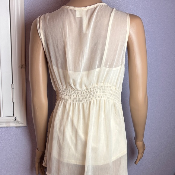 Romantic Adiva Cream Bobbin Lace Sleeveless Blouse with Matching Lining Cami - Picture 4 of 4